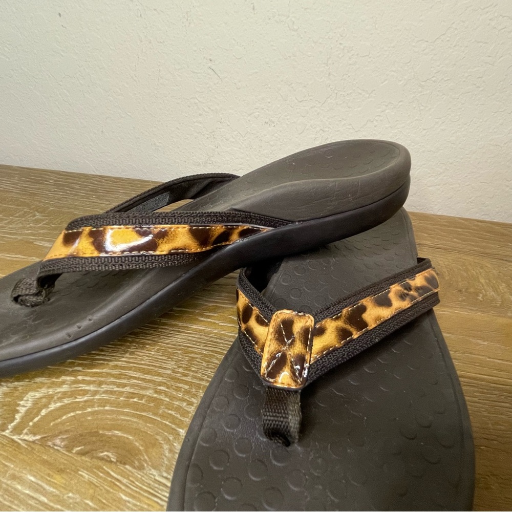 Vionic Tide II Size 8 Leopard Cheetah Print Thong Flip Flop Patent Leather - Picture 8 of 9